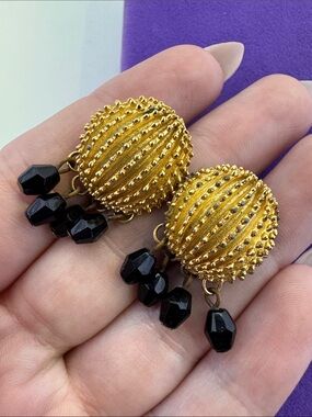 💛 Vintage Crown Trifari Gold Textured Sphere Clip On Earrings w/Black Bead Drops